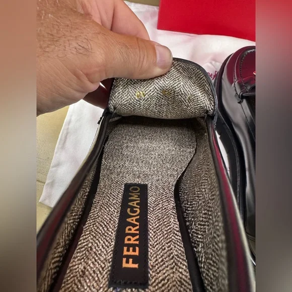 FERAGAMO Ofelia Lug Black Leather Loafers - Picture 8 of 14